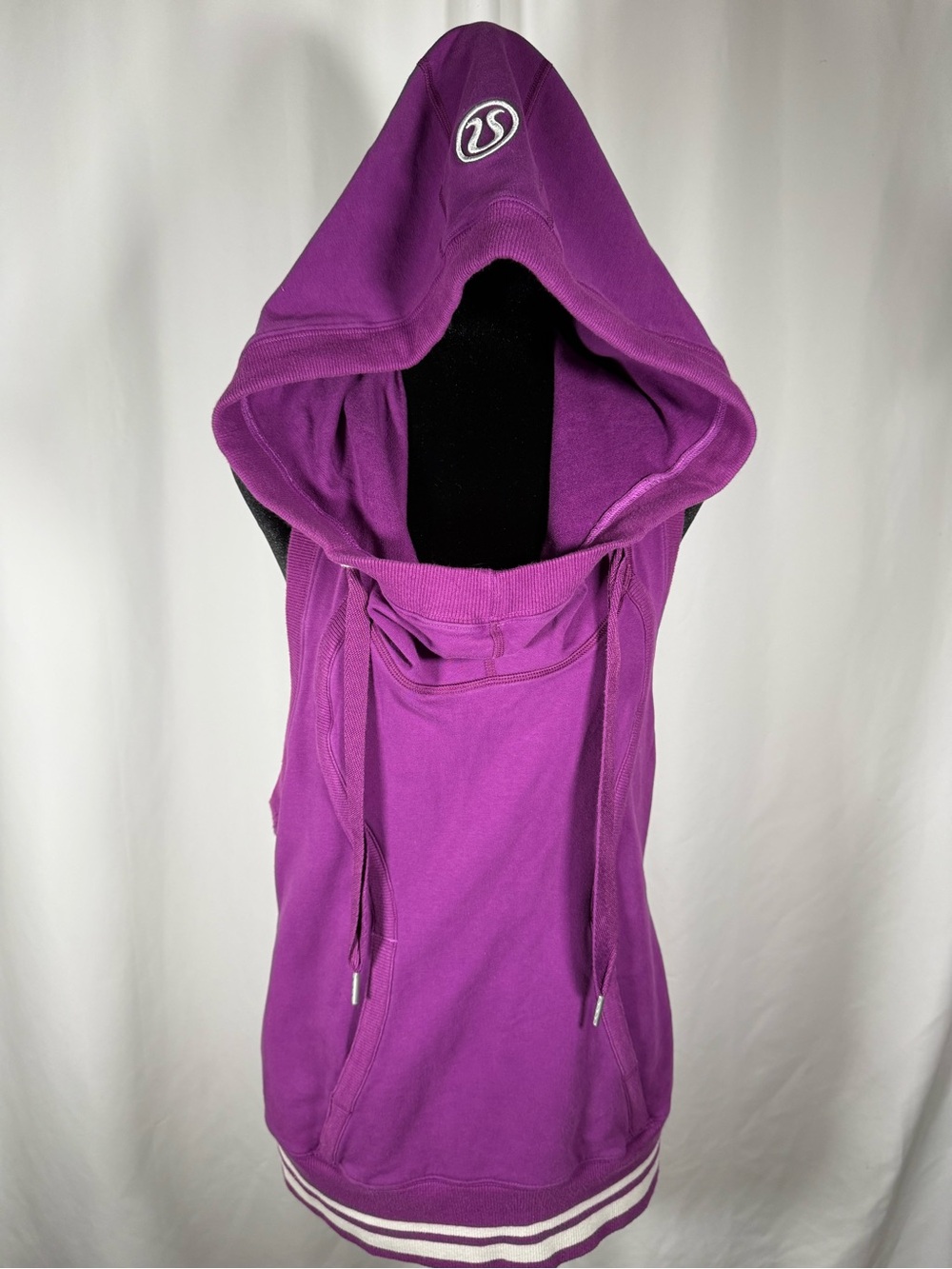 lululemon athletica Sleeveless Hooded Pullover in Purple